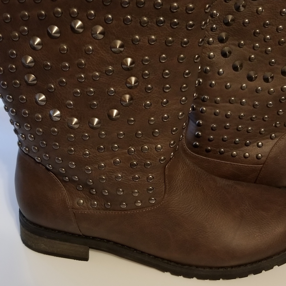 Boots - Picture 2 of 3